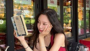 ‘박성광♥’ 이솔이, 레드 홀터넥 입고 뽐낸 청순 미모