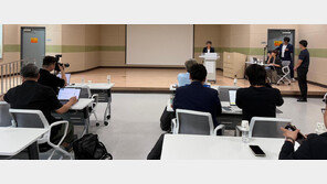 “국립의대 통합 이달 말까지 합의하라”