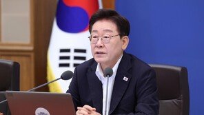 李 “물가 농단이 아주 일상이 됐다”…석유제품 가격담합 질타