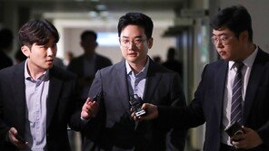 ‘피습 자작극’ 정이한父 정근 “언론에 다 나왔구만”…이후 묵묵부답
