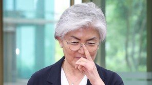 강경화 “쿠팡 사태, 생각보다 오래가”…일시 귀국