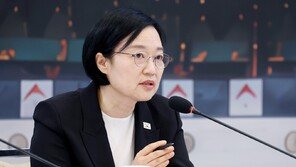 “총리 의견대로 하십시오”…‘2인자’ 한성숙에 힘 실은 李대통령