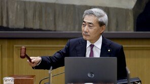 기준금리 올린 금통위 “인상 기조 이어나갈 필요”