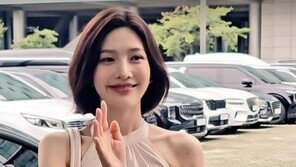 조이, 핑크색 홀터넥 입고 드러낸 직각 어깨…‘뼈말라’ 몸매