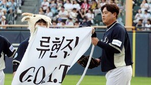 류현진 ‘2500탈삼진’·최형우 최초 2700안타…대기록 줄줄이 대기