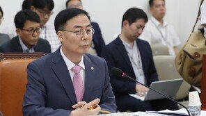 [속보]‘아들 특혜 채용’ 김세환 선관위 前사무총장 1심 징역 2년