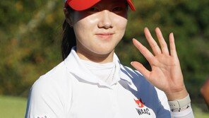 양윤서, 女골프 2R 개인 공동 3위… 선두와 6타차