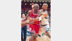 ［NBA］조던  ３７점  『바스켓쇼』…역대  득점  ５위에