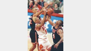 ［ＮＢＡ／동부결승］시카고  홈２연승  『가벼운  원정길』