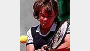 ［테니스／프랑스오픈］힝기스  고전끝에  １６강  진출