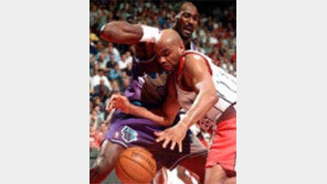 ［ＮＢＡ］유타「재즈파티」…스탁턴  끝내기슛  첫챔피언戰진출