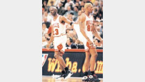 [NBA]조던-피펜-로드맨 떠나「시카고 왕국」울상