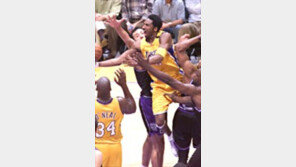 [NBA/PO1R]LA레이커스 2연승…새크라멘토에 113-89