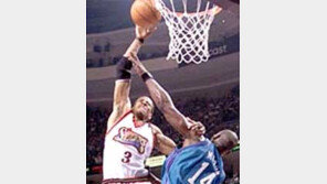 [NBA]필라델피아, 샬럿 제압 PO 2R 진출 보인다