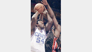 [NBA]모닝 빠진 마이애미 '동네북'