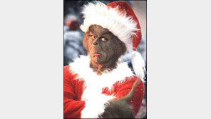 [국외 박스오피스] 미동의 박스오피스, <그린치> 3주째 1위