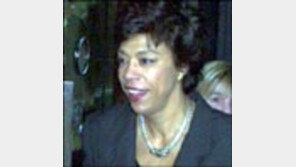 [인물주가/상한가]맥도널드 재판장  '일왕 유죄' 알렸다