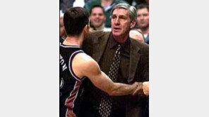 [NBA]하더웨이·슬로안 감독에 벌금 부과