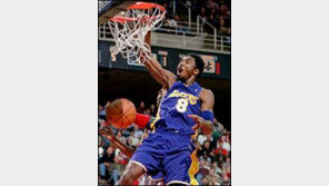 [NBA]브라이언트 45점…레이커스 원정 4연승