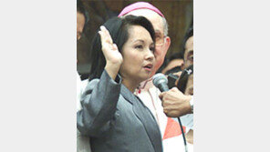 [인물주가/상한가] 아로요 신임 필리핀 대통령