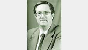 [인물주가/상한가]의문사규명 노하우 전수한 슈미트대사