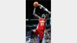 [NBA] '블록슛 제왕' 무톰보, 필라델피아로 이적