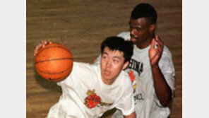 [NBA]中 왕즈즈 올시즌 NBA 뛴다