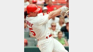 [MLB뉴스]맥과이어 '드디어 터졌다' 통산 홈런 555개