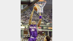 [NBA]피닉스, 새크라멘토 잡았다