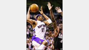 [NBA]토론토, 카터 활약으로 벼랑 끝 탈출