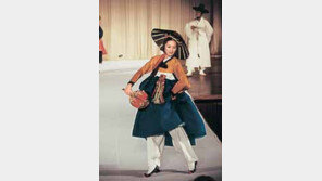 [패션 포토뉴스]이영희 평양패션쇼의 한장면