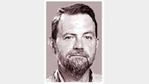 [세계의 눈]제임스 코튼/네팔 내전,국제 테러 탓이라고?