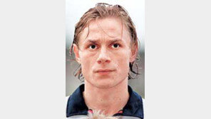 [여기는 일본]日 “카르핀 자극해 퇴장 유도하자”