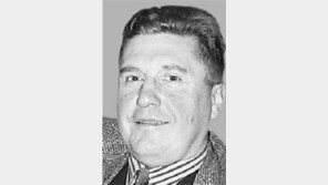 [세계의 눈]알렉산드르 보론초프/휴대전화 든 평양사람들