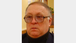 [세계의 눈]발레리 데니소프/韓-러 120년 ‘과거속의 미래’