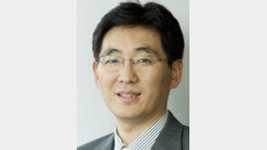 [기자의 눈/홍성철]사학설립자 모욕하는 靑 교육비서관