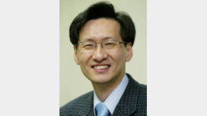 [동아광장/강규형]교원평가제 당당히 받아들이자