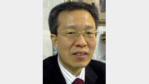 [동아광장/이석연]선출된 권력도 萬能아니다