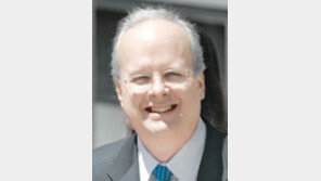 워싱턴은 지금…“몸 낮추자” 부시의 변신