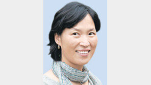 [동아광장/김서령]축구 구경, 사람 구경