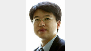 [기자의 눈/허진석]‘꽃으로도 때리지 말라’ 했는데