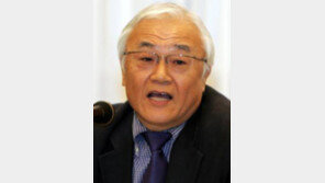 구로다 “韓 위안부 문제로 日비난하며 ‘쾌감’ 즐겨”