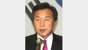 손학규 “탈당 싫었지만…줄 세우기에 절망 느꼈다”