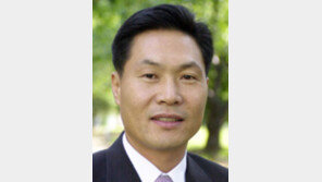 [기자의 눈/정재락]“어! 빨간 조끼 안 입었네”