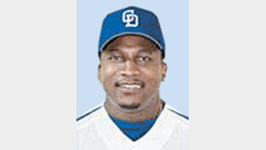 우즈 쾅 쾅 쾅… 3홈런 원맨쇼