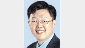 [이코노 카페]휴대전화 히트 뒤엔 ‘실행의 법칙’