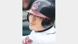 추신수 2연속 멀티히트에 빨랫줄 송구로 위기 막아