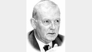 [세계의 눈/폴 케네디]차베스, ‘국부론’ 좀 읽으시죠