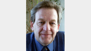 [세계의 눈/제라르 뱅데]시련 속에 맺은 결실 ‘EU조약’