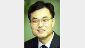 [기자의 눈/배극인]‘전경련 경제교과서’를 또 내는 까닭은